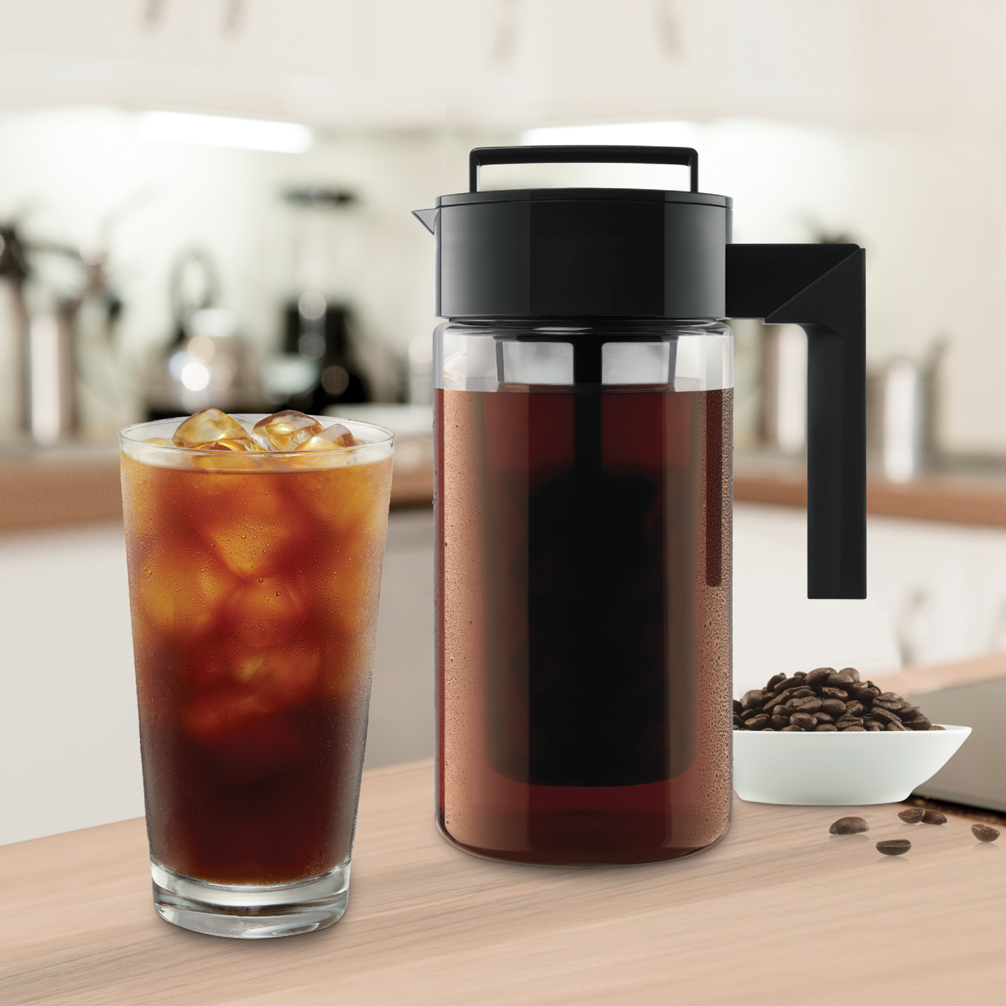 cold-brew-coffee-maker-p3 10310-ColdBrewCoffeeMaker-1qt-lifestyle2.png