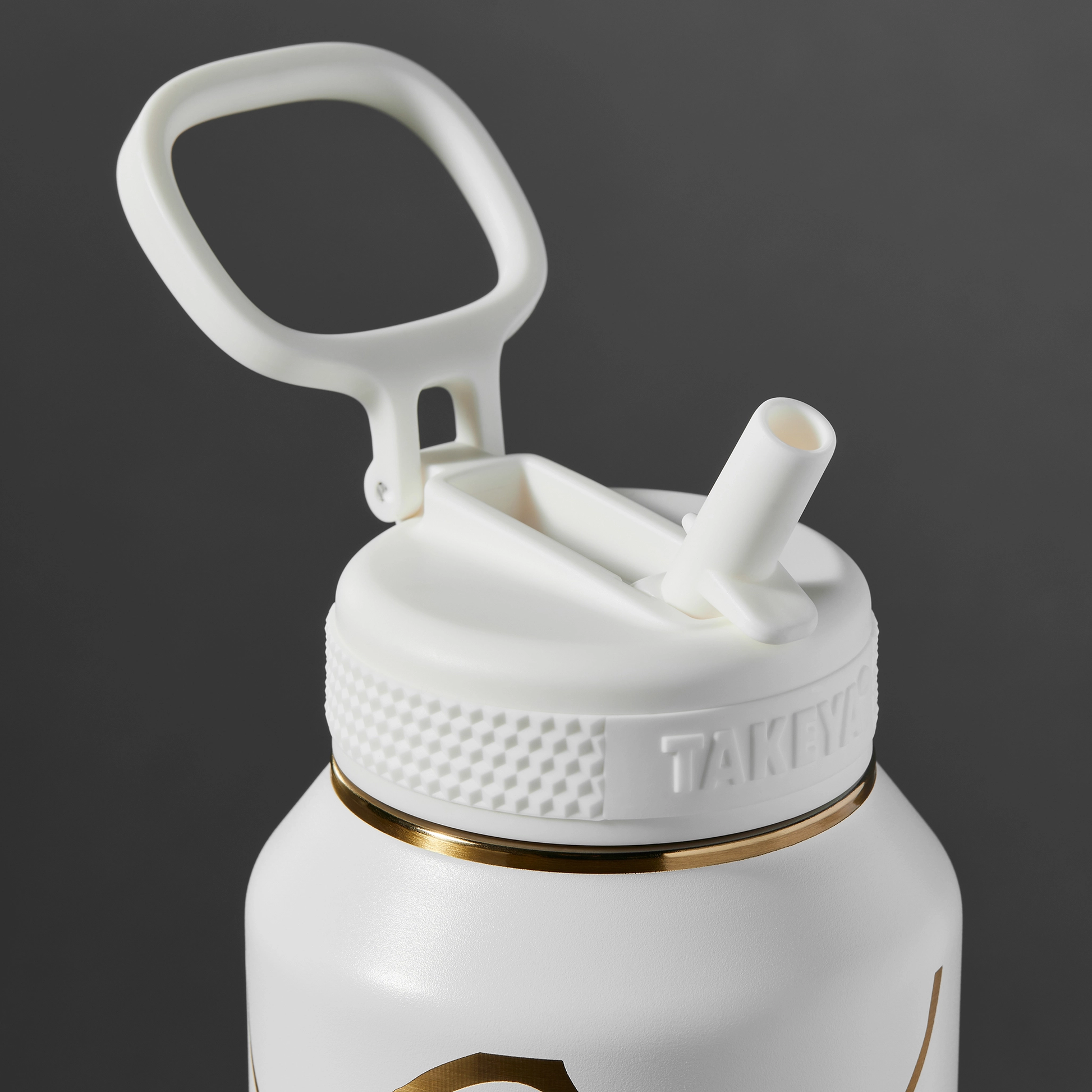 kintsugi-water-bottle-with-straw-lid-c3 51389-TK_HO25_Kintsugi_Takeya9271.png