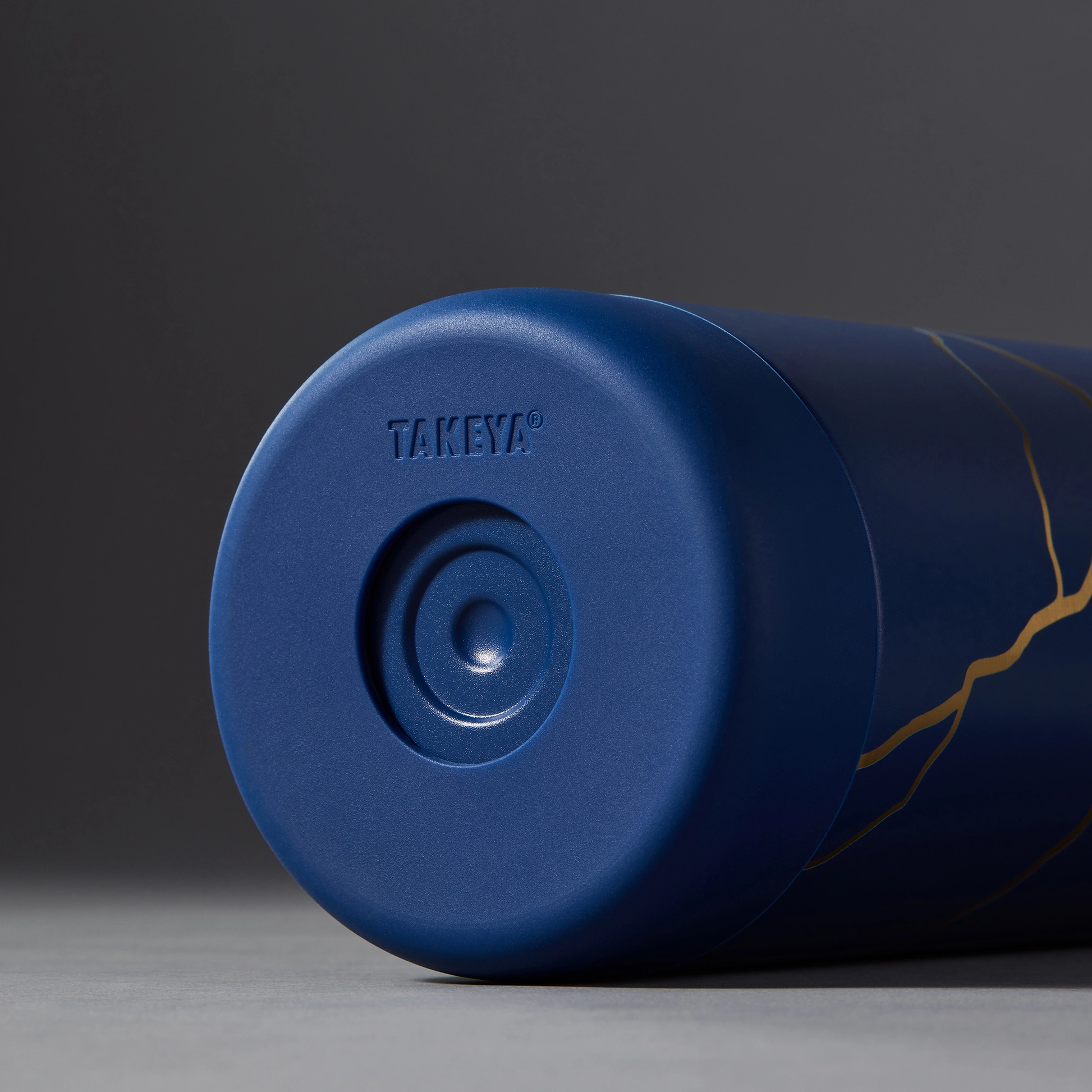 kintsugi-water-bottle-with-spout-lid-q1 51390-TK_HO25_Kintsugi_Takeya9249.png